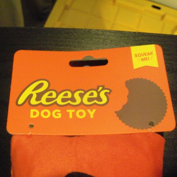 Dog Toy Reese's Peanut Butter Cups w/ squeaker - Picture 3 of 5